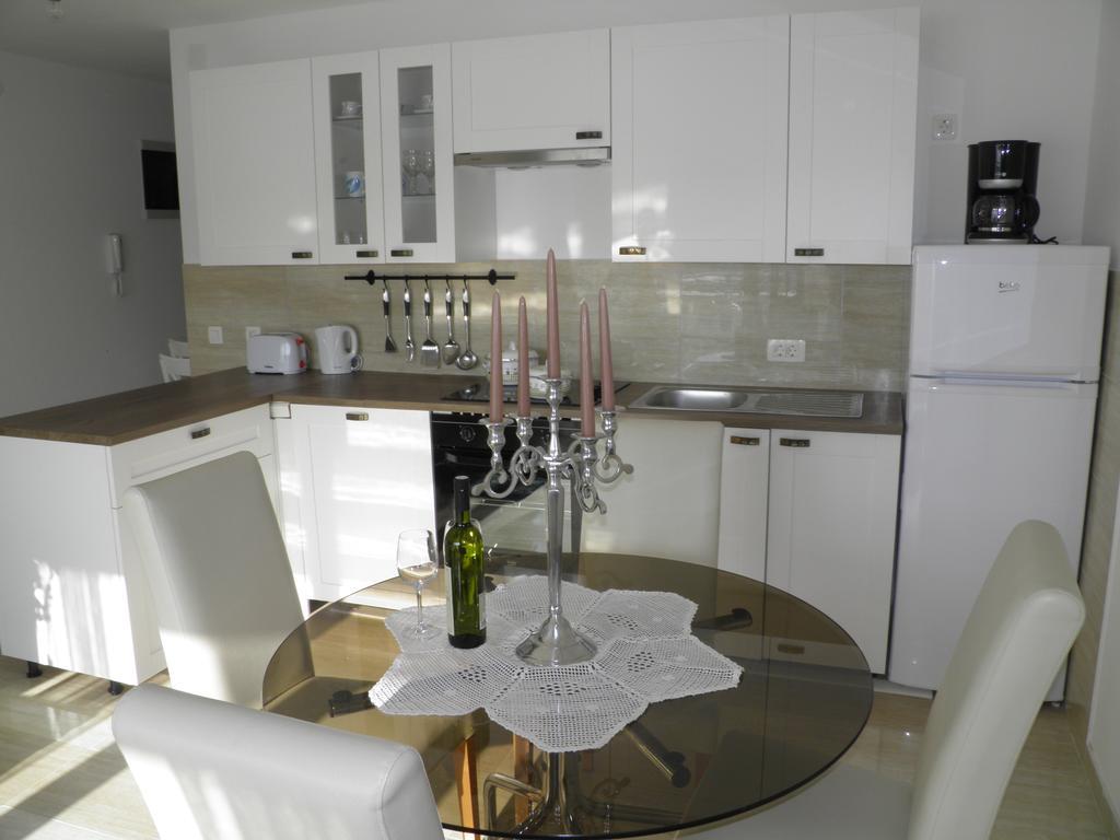 Apartments Perla Dinjiška Dış mekan fotoğraf